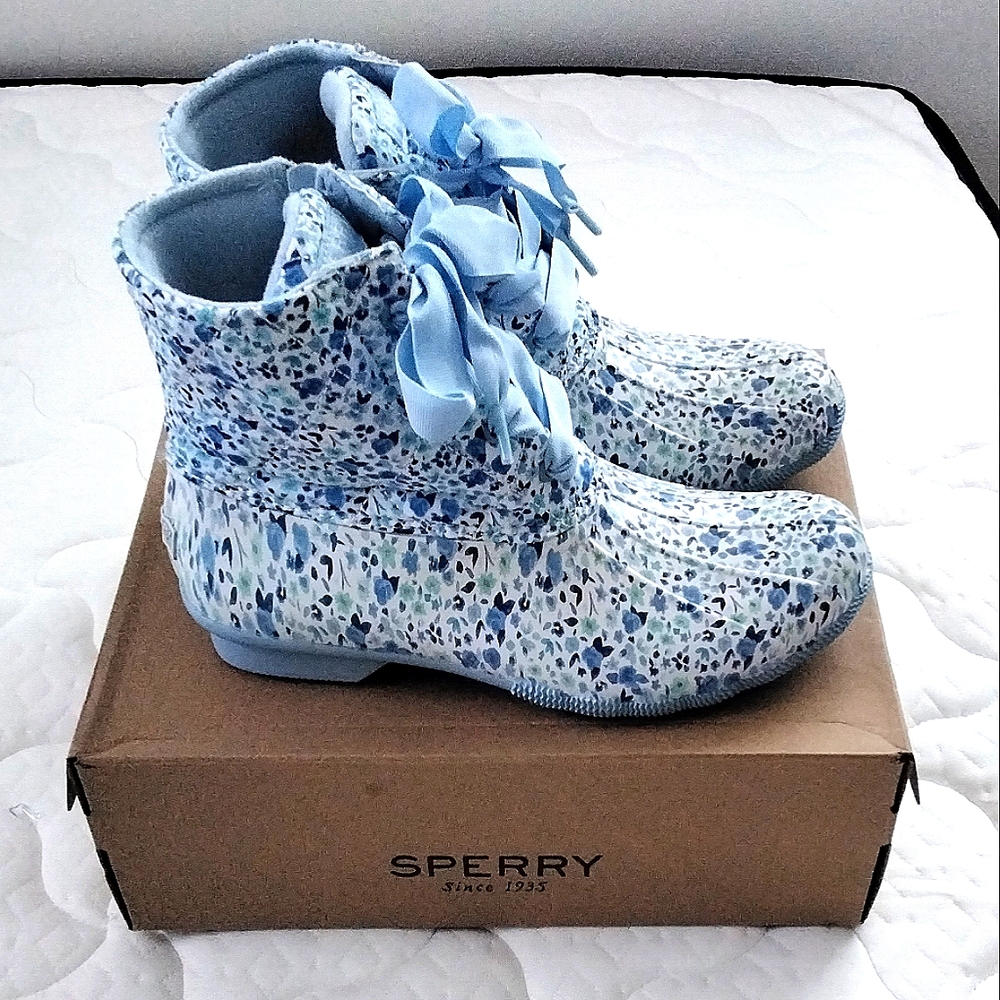 *Sperry* Saltwater Floral Duck Boot, Size 11